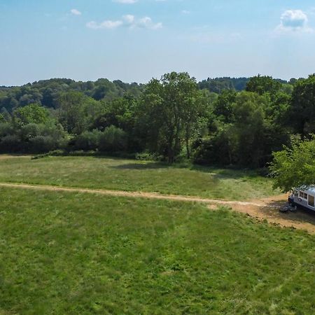 American School Bus Retreat With Hot Tub In Sussex Meadow Uckfield Ngoại thất bức ảnh